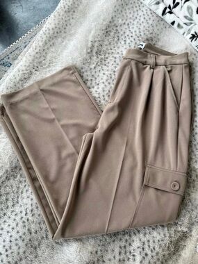 Fashion Nova Oversized Cargo Slacks in khaki size 1X